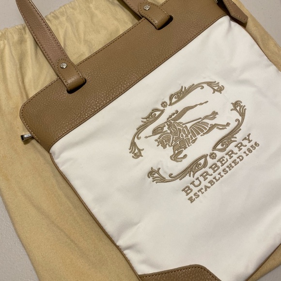 Burberry handbag - Picture 5 of 8